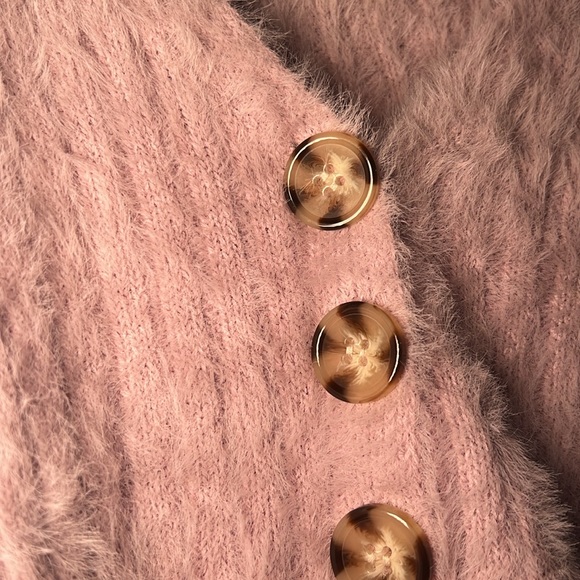 Light purple fuzzy cropped sweater - Picture 3 of 3